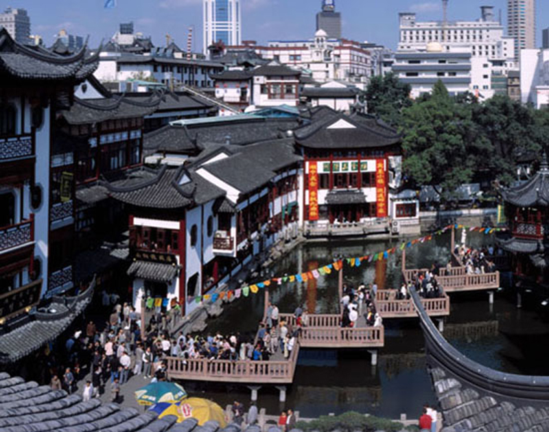 Zigzag Bridge of the Yuyuan Garden