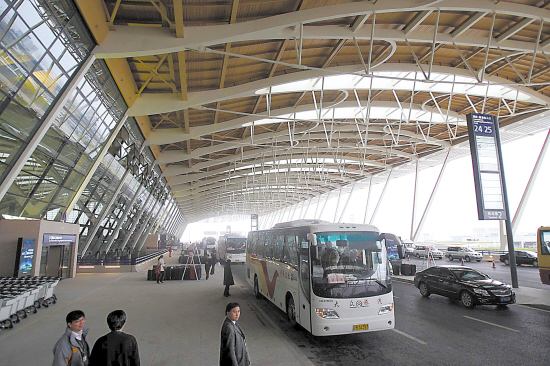 浦东机场新航站楼将投运 首批15家航空公司入驻