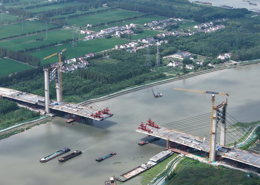 黄浦江上首座悬索桥 9月主桥合龙