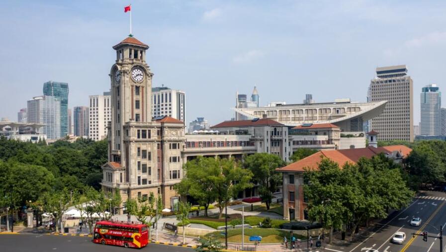 拆除了围栏的上海市历史博物馆,内部庭院空间与周边街道相通.jpeg 拆除了围栏的上海市历史博物馆,内部庭院空间与周边街道相通.jpeg