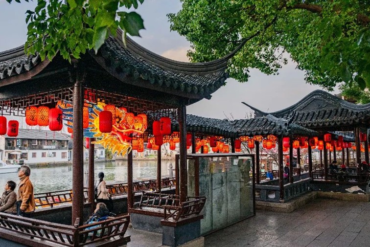 提一盏花灯入梦江南,来青浦用一场元宵灯海收官蛇年春节! 提一盏花灯入梦江南,来青浦用一场元宵灯海收官蛇年春节!