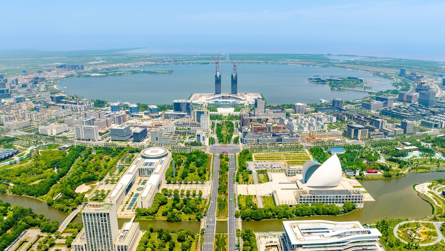 位于临港新片区的滴水湖.jpeg 位于临港新片区的滴水湖.jpeg