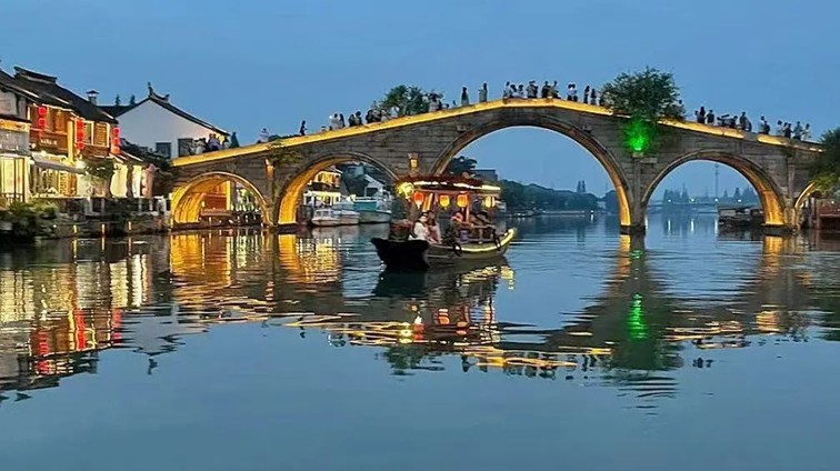 青浦警坛:注意!这5天为祭扫高峰日,这份出行提示请查收! 青浦警坛:注意!这5天为祭扫高峰日,这份出行提示请查收!