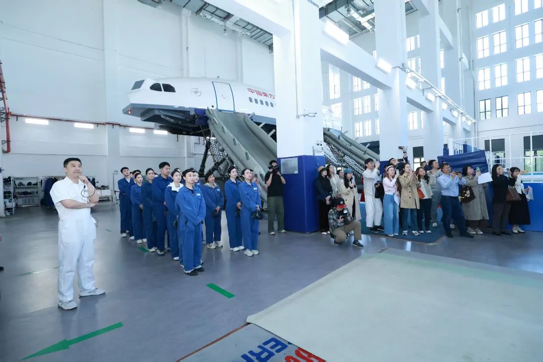 0416_132236_875.jpg 0416_132236_875.jpg