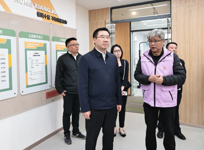 虹口区领导实地调研江湾镇街道.png 虹口区领导实地调研江湾镇街道.png