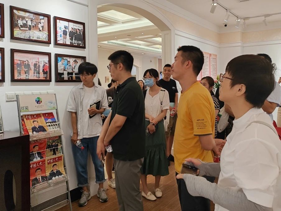 感受全过程人民民主!长宁市民代表走进古北市民中心4.jpg 感受全过程人民民主!长宁市民代表走进古北市民中心4.jpg