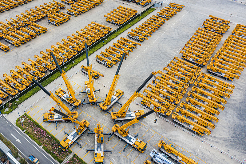 这是2022年5月9日拍摄的江苏徐工集团重型机械有限公司的产品调试场（无人机照片）.jpg