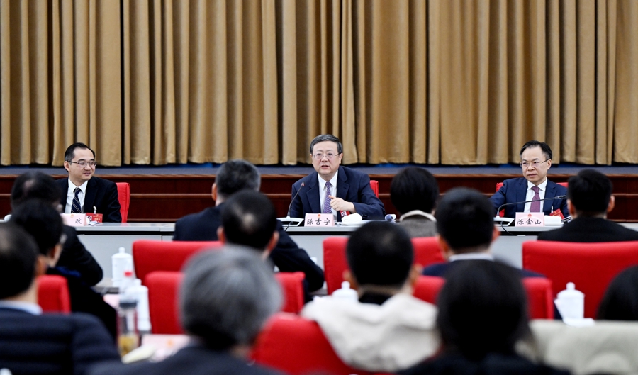 昨天,市委书记陈吉宁在参加浦东新区代表团审议时发言。陈正宝 摄.jpg 昨天,市委书记陈吉宁在参加浦东新区代表团审议时发言。陈正宝 摄.jpg