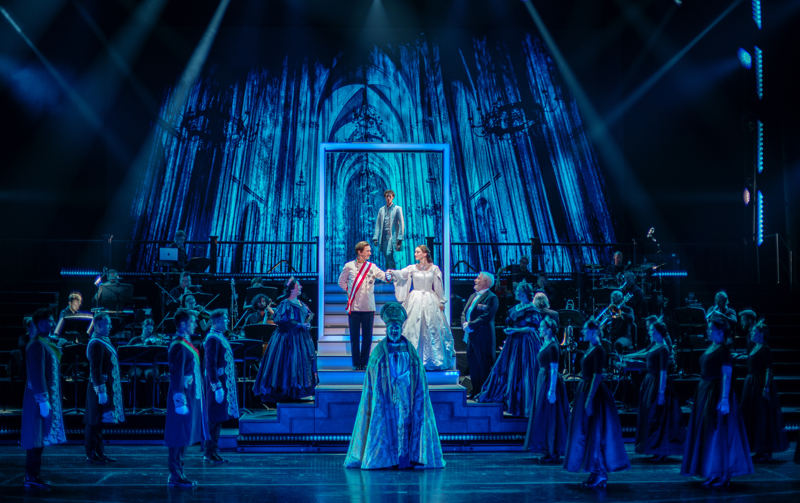 音乐剧《伊丽莎白》表演现场。记者 董天晔 摄.jpg 音乐剧《伊丽莎白》表演现场。记者 董天晔 摄.jpg