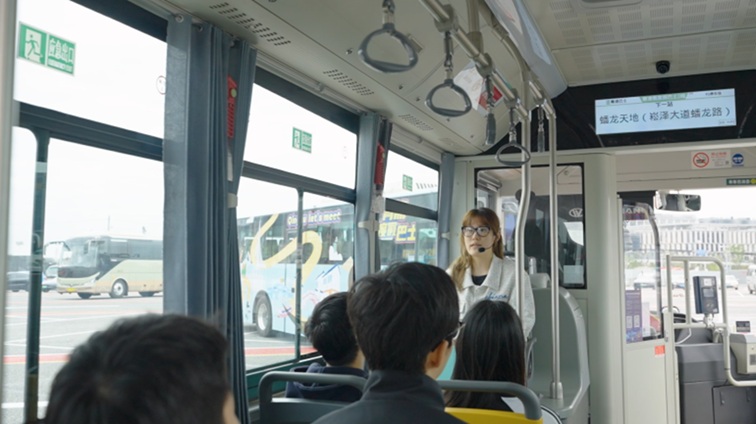 不止citywalk,更有citybus!免费“巴士游”带你解锁青浦春日浪漫~