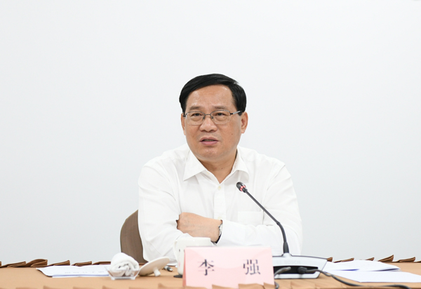 2018年7月5日,市委书记李强主持召开座谈会,听取全市“一网通办”推进情况及市大数据中心筹建工作汇报。 2018年7月5日,市委书记李强主持召开座谈会,听取全市“一网通办”推进情况及市大数据中心筹建工作汇报。