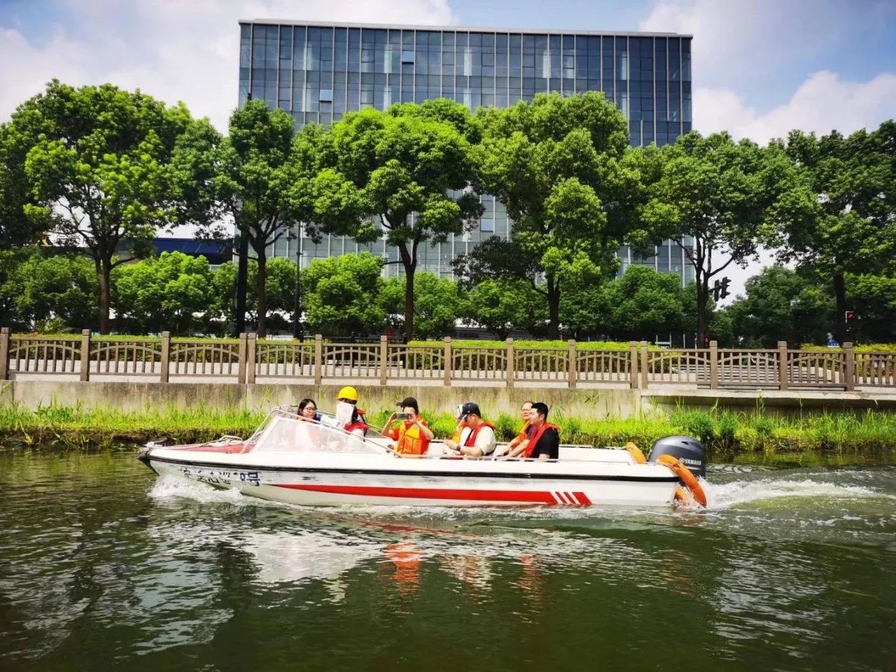 水清、河畅、岸绿……长宁解锁河道变美的“密码”5.jpg 水清、河畅、岸绿……长宁解锁河道变美的“密码”5.jpg