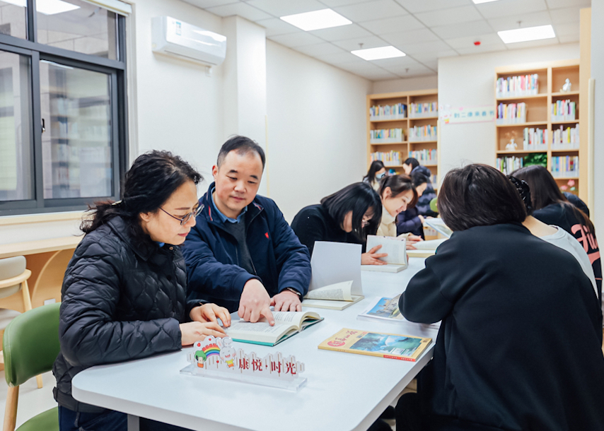 书香陪伴患者康复 全市通借通还的共享书房开进医院