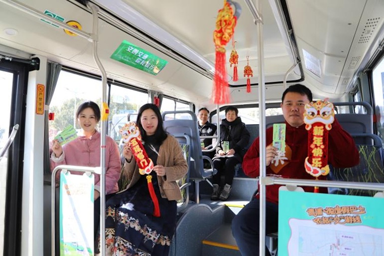 不止citywalk,更有citybus!免费“巴士游”带你解锁青浦春日浪漫~