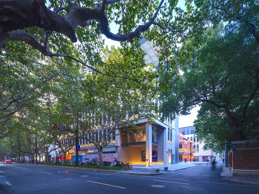 从老旧厂房蜕变为开放式产业园区,“新象限·武夷”日前焕新亮相。.jpeg 从老旧厂房蜕变为开放式产业园区,“新象限·武夷”日前焕新亮相。.jpeg