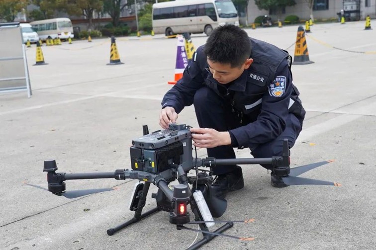青浦警坛:注意!这5天为祭扫高峰日,这份出行提示请查收! 青浦警坛:注意!这5天为祭扫高峰日,这份出行提示请查收!