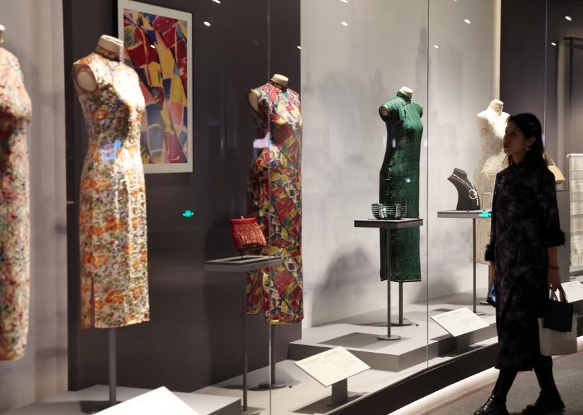 上海博物馆“摩登华影:海派旗袍与百年时尚”展开幕