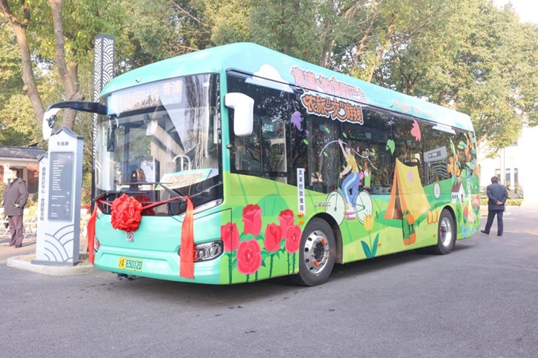 不止citywalk,更有citybus!免费“巴士游”带你解锁青浦春日浪漫~