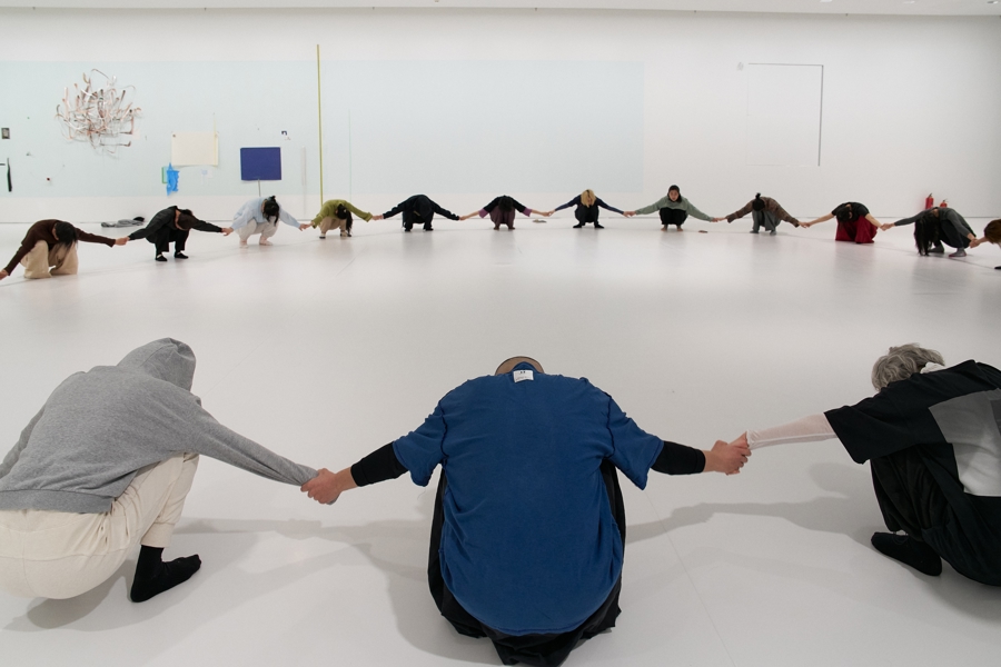 “动作世界——身体语言在现场”展览现场。 李君娜 摄.jpeg “动作世界——身体语言在现场”展览现场。 李君娜 摄.jpeg