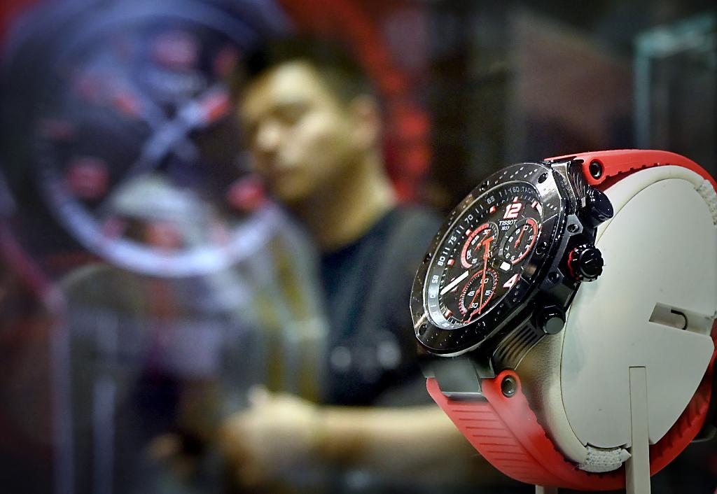 4月13日,消博会5号馆精品名表展示区一角。(王颂 摄).jpg 4月13日,消博会5号馆精品名表展示区一角。(王颂 摄).jpg